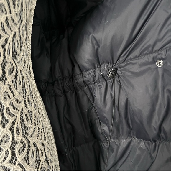 Uniqlo Mid seamless length down parka jacket size S - Picture 4 of 7